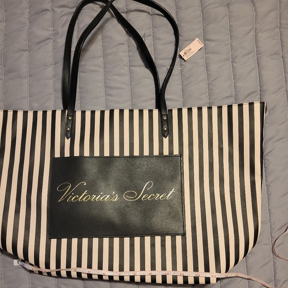 Victoria’s Secret - Weekender Tote - Picture 11 of 12
